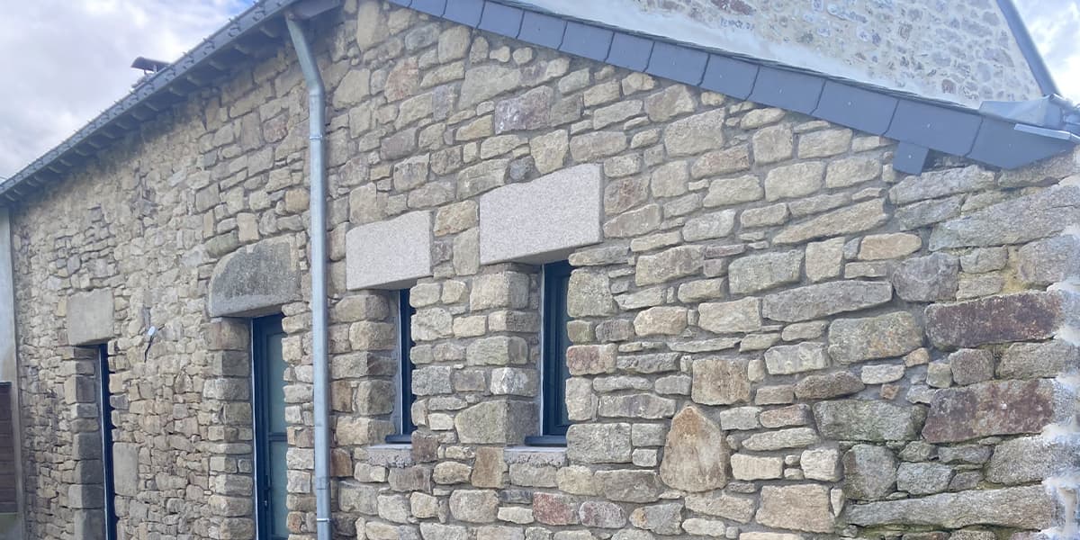 Ravalement de façade réalisé à Vigneux-de-Bretagne, pignon